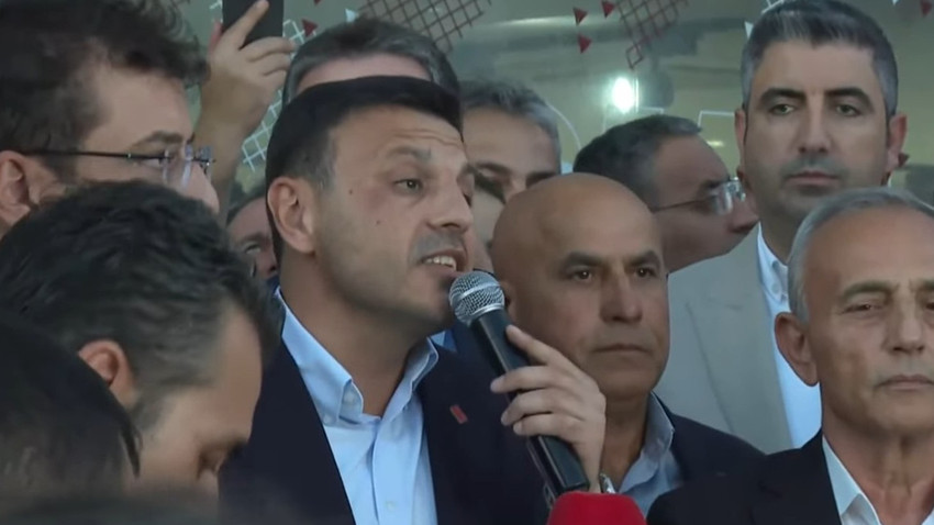 İstanbul İl Başkanlığı önünde konuşan Özgür Çelik: Gerçek hiçbir CHP'li bu kararı tanımayacak