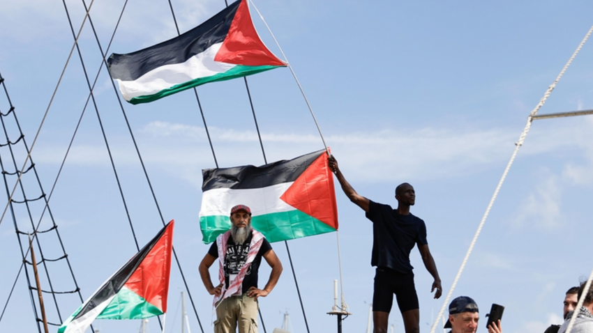 Global Sumud Filosu Gazze'ye gidiyor: Gönüllülerin denizde bir günü nasıl geçiyor?