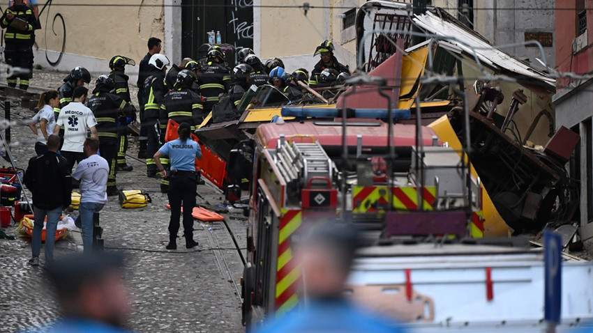 Lizbon'un simgelerinden Gloria tramvayı raydan çıktı: 15 kişi yaşamını yitirdi, 5'i ağır 18 kişi yaralı