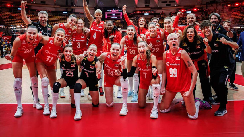 Teşekkürler Filenin Sultanları: Türkiye, İtalya’ya kaybederek dünya ikincisi oldu