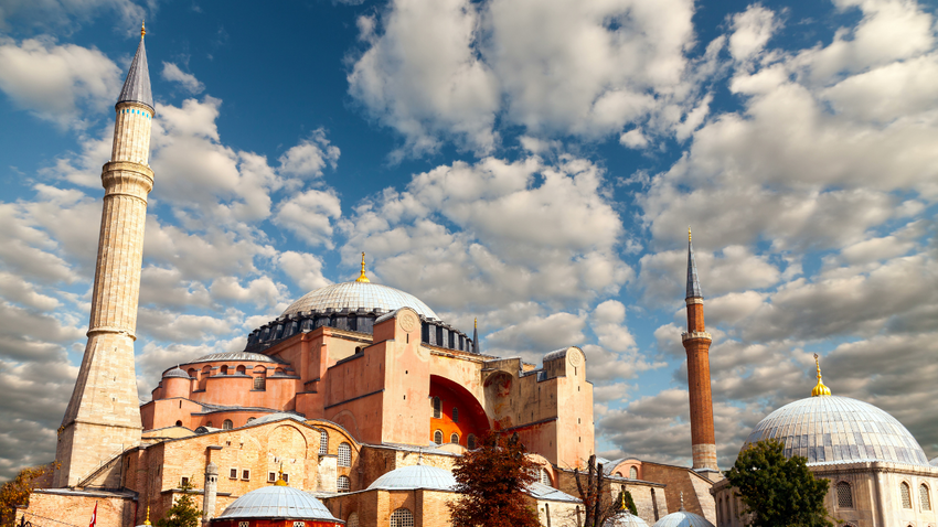CNN yazdı: İmparatorlukların çöküşünden sağ çıkan 1600 yıllık Ayasofya’nın sırları