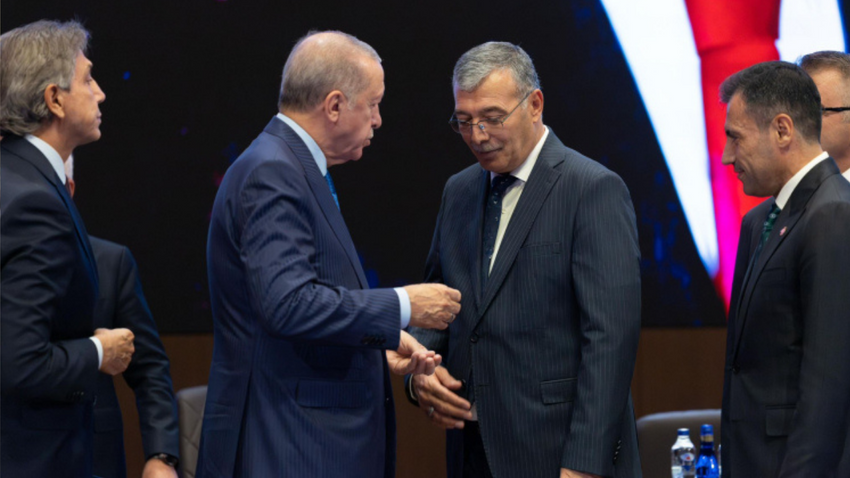 İki belediye daha AK Parti'ye geçti