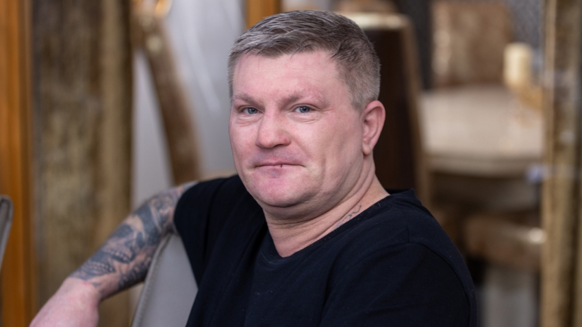 Dünya şampiyonu boksör Ricky Hatton, hayatını kaybetti