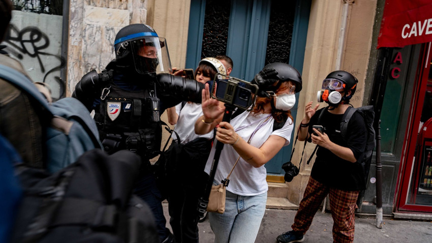 Fransa'da 'kemer sıkma' protestolarında 181 gözaltı, 18 yaralı