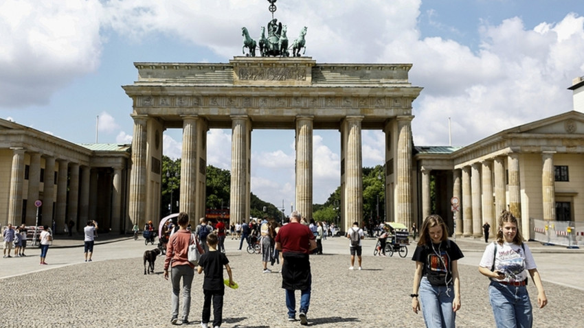 Almanya'da 'turbo vatandaşlık' uygulaması resmen kaldırıldı