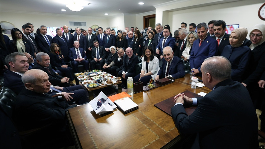 TBMM açılışında mini zirve: Cumhurbaşkanı Erdoğan, Bahçeli, Bakırhan ve Dervişoğlu ile bir araya geldi