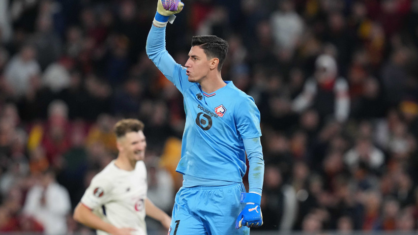 Berke Özer üst üste üç penaltı kurtardı: Lille Roma’yı yendi