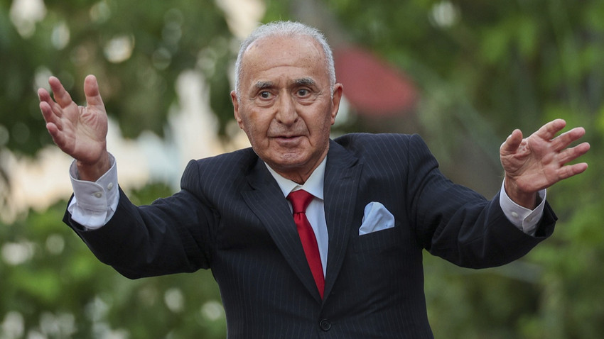 Eski CHP Genel Başkanı Hikmet Çetin hastaneye kaldırıldı