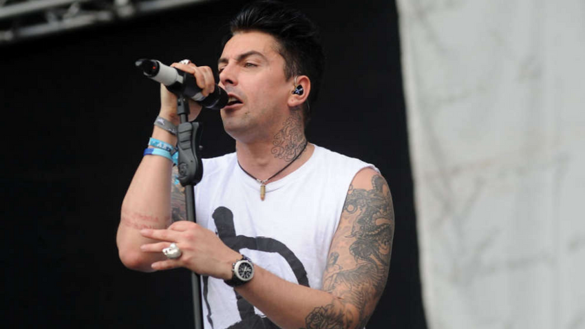 Çocuk istismarından hüküm giyen rock grubu solisti cezaevinde öldürüldü