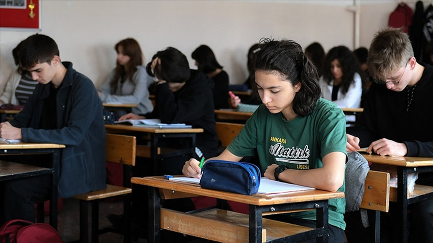 İstanbul İl Milli Eğitim'den ilçe müdürlüklerine lise öğrencileri için cuma namazı talimatı