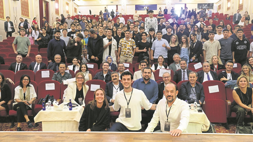 Genç girişimciler ilham veren hikayelerini anlattı.