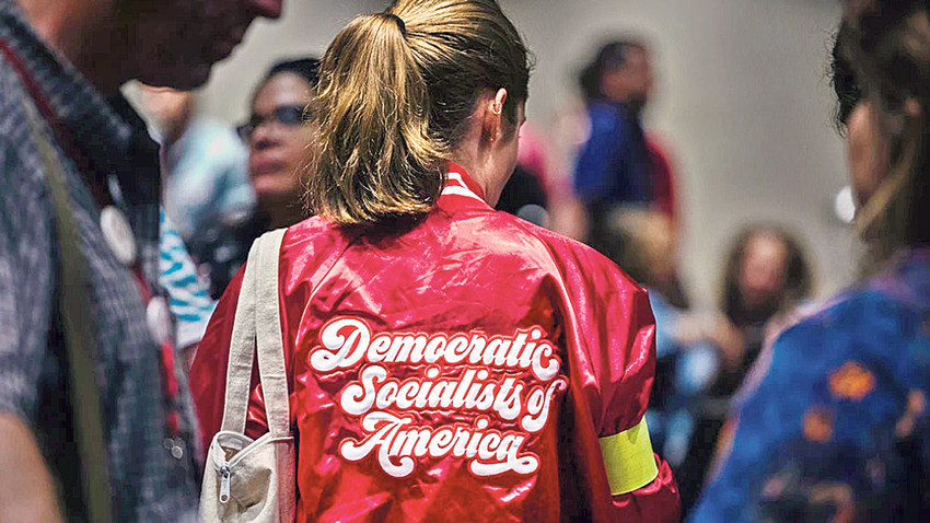 Amerika Demokratik Sosyalistleri’nin (DSA) yükselişiyle siyasi toplantı ve eylemlerdeki “kızıllık” seviyesi arttı. (Audra Melton for The New York Times)