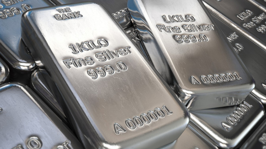 Faiz indirimi beklentisi etkili oldu: Gümüş tarihi rekorunu kırdı!
