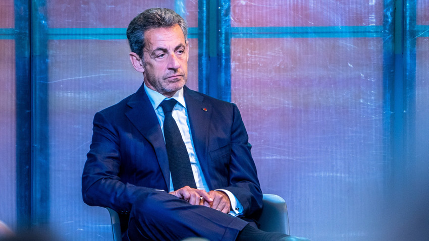 Sarkozy'ye bir davadan daha ceza çıktı
