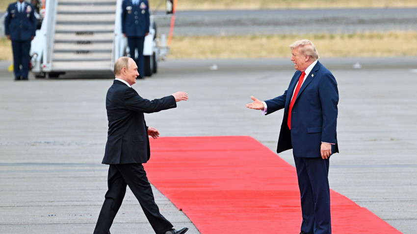 Polonya: Putin'in uçağı hava sahamıza girerse, indirir tutuklarız