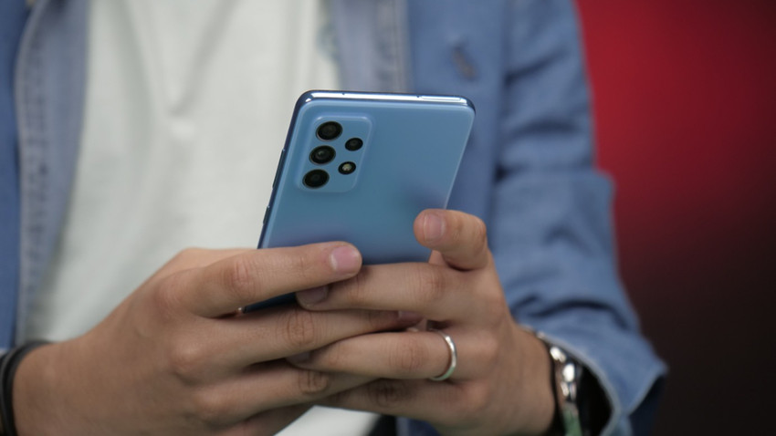 BBC 'Phubbing'i yazdı: Ayrılığa ve boşanmalara sebep olan telefon alışkanlığı