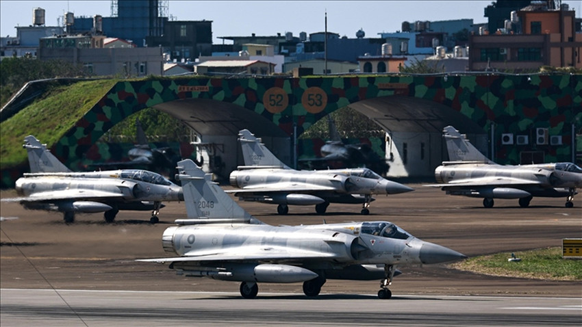 Fransa'dan Ukrayna'ya ek askeri yardım: Aster füzeleri ve Mirage 2000 savaş uçakları gönderilecek