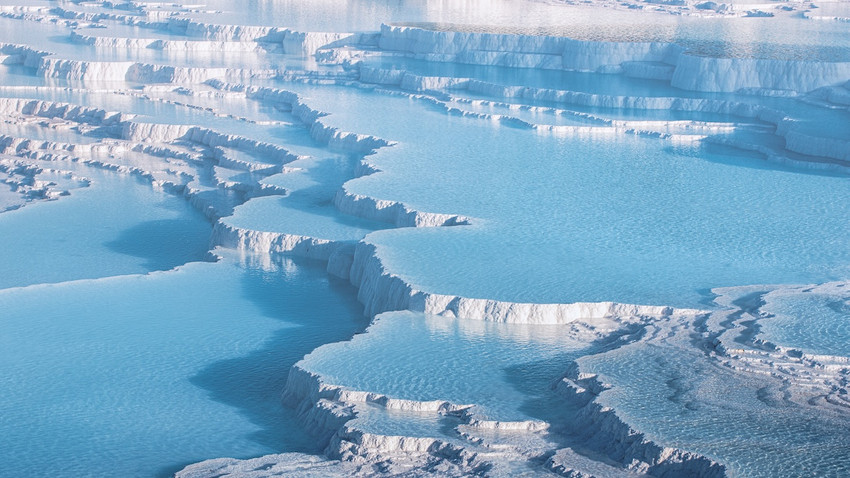 CNN International Pamukkale'yi yazdı: Beyaz taşları ve sıcak su havuzlarıyla bir harikalar diyarı