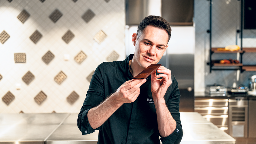 Elias Läderach, yarışmaların kariyerinde önemli bir dönüm noktası olduğunu söylüyor: “Paris’teki World Chocolate Masters bana sabrın ve azmin önemini gösterdi"