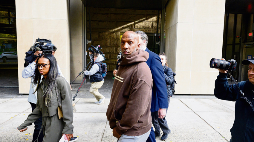 NBA’deki şike soruşturmasında gözaltına alınanlar arasında Portland koçu Chauncey Billups da var. Eski yıldız tutuksuz yargılanacak.