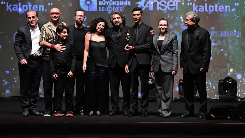 Ödüller sahiplerini buldu: Altın Portakal'a 'Tavşan İmparatorluğu' damgası