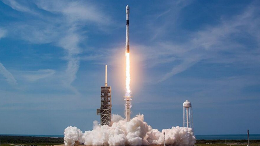 Güney Kore, beşinci casus uydusunu uzaya fırlattı