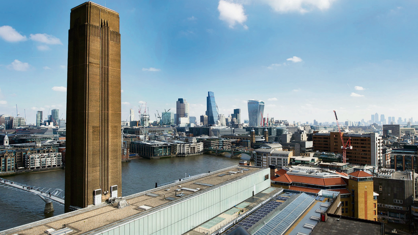 Bankside Power Station’nın muazzam bir renovasyonuyla açılan Tate Modern nehir kenarında göz alıcı bir görüntüye sahip.