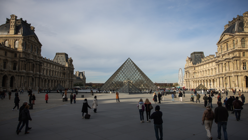 Louvre'dan hırsızlara karşı önlem: 100 yeni kamera devrede