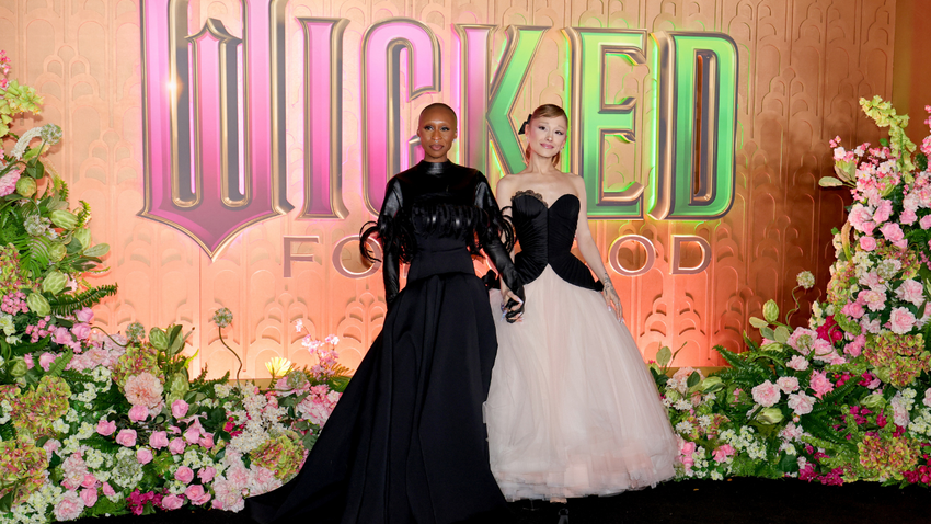 Londra'daki Brick Lane, Wicked: For Good için sarıya büründü