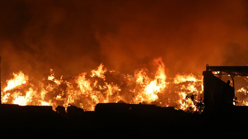 İzmir Menemen'de çöp depolama alanında yangın