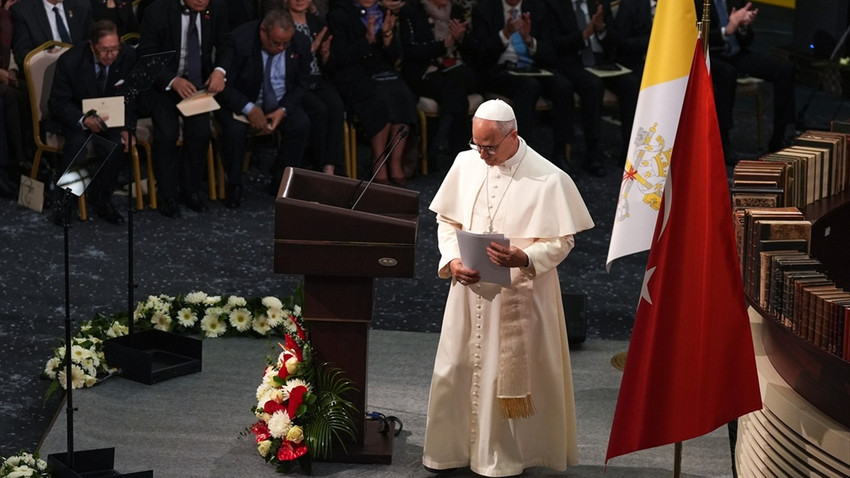 MHP'den Papa'nın ziyaretine tepki: Bir tür şov