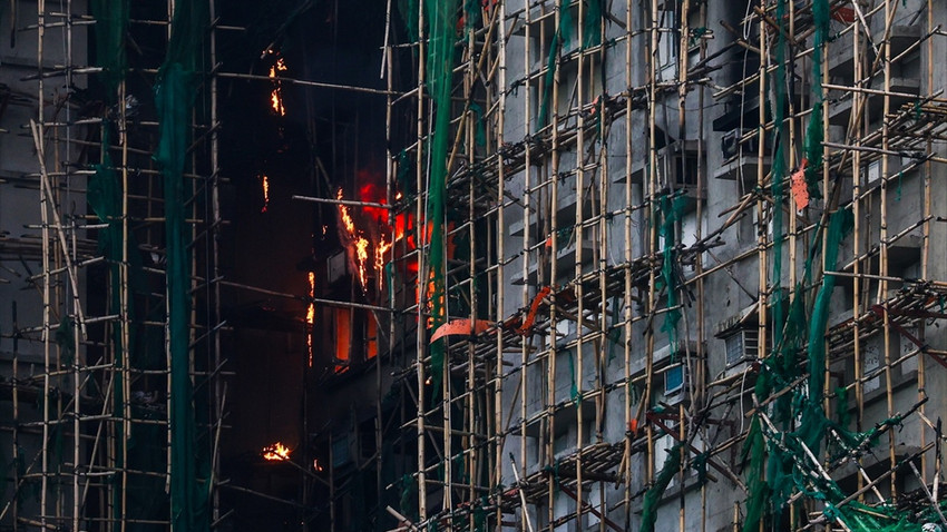 Üç kişi gözaltında: Hong Kong'daki yangın faciasında can kaybı 83'e yükseldi