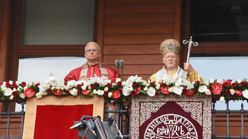 Papa, Fener Rum Patrikhanesi'nde ayine katıldı