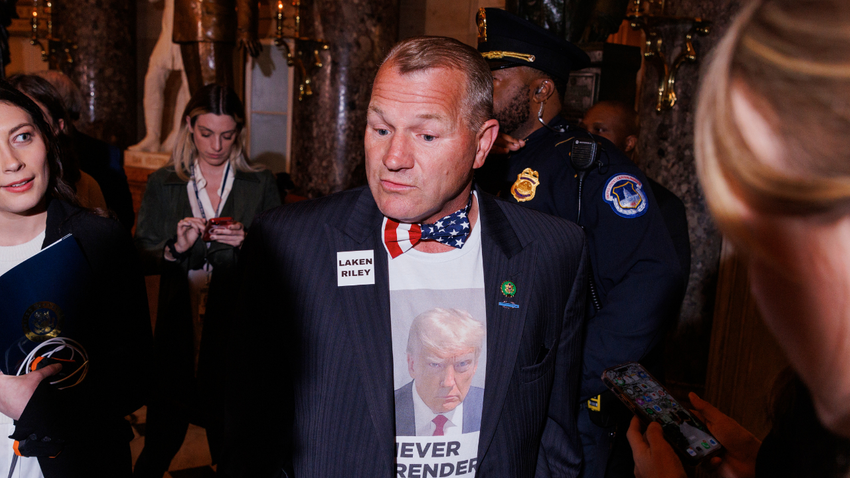 Trump yanlısı bir Cumhuriyetçi daha görevi bırakıyor