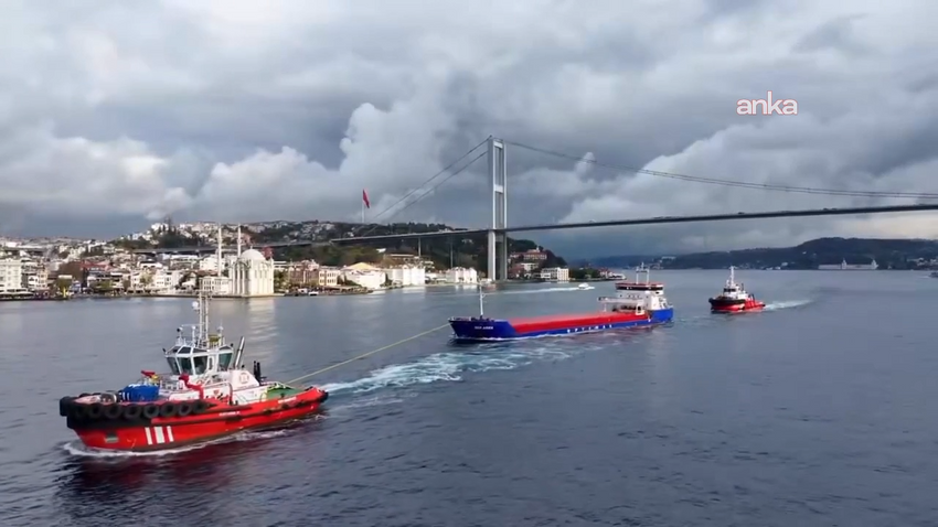 85 metrelik kuru yük gemisi Boğaz'da arıza yaptı