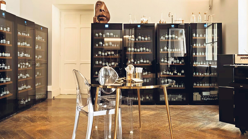 Osmothèque’te 6 bine yakın parfüm sürekli 12 derece sıcaklıkta tutuluyor.