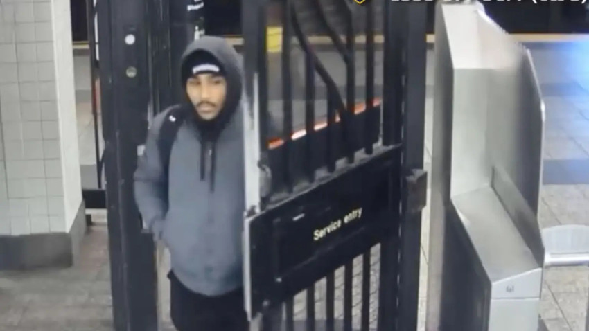 New York metrosunda korkutucu saldırı: Uyuyan yolcuyu ateşe verdi