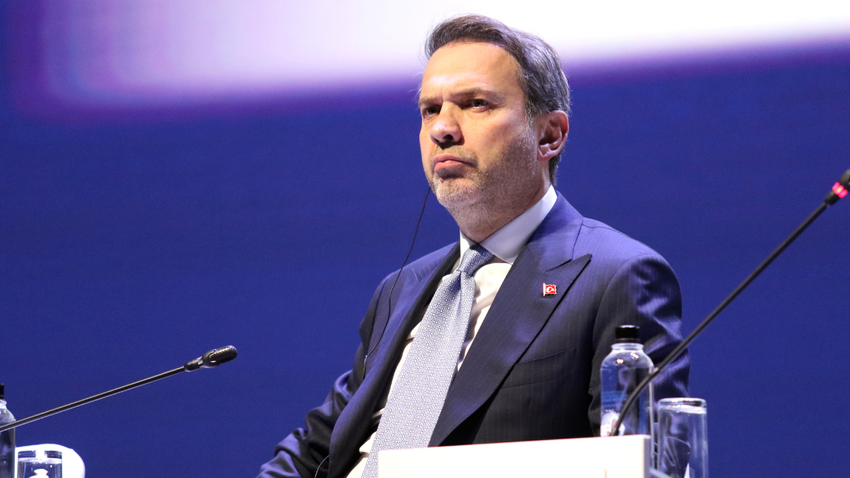 Bayraktar: Türkiye-Rusya arasındaki gaz alım sözleşmesi bir yıl uzatıldı