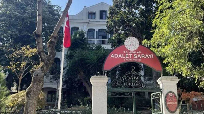 Adalar Adliyesi'ndeki silahlar kayboldu, katip tutuklandı