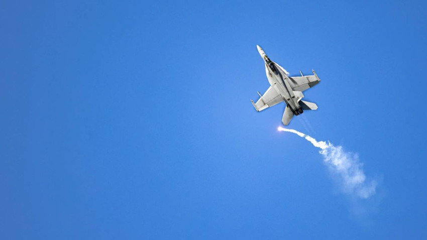 ABD uçak gemisi, ABD F-18'ini füzeyle düşürdü, aylar sonra ortaya çıktı: Pilotlar Husi saldırısı sanmış