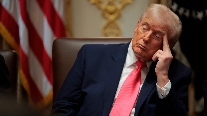 ABD'de göçmenlerin çalışma izni 5 yıldan 18 aya düştü