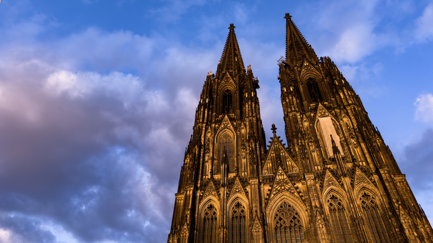 Köln'de parkı boşalttıran keşif: İkinci Dünya Savaşı'ndan kalma bomba bulundu