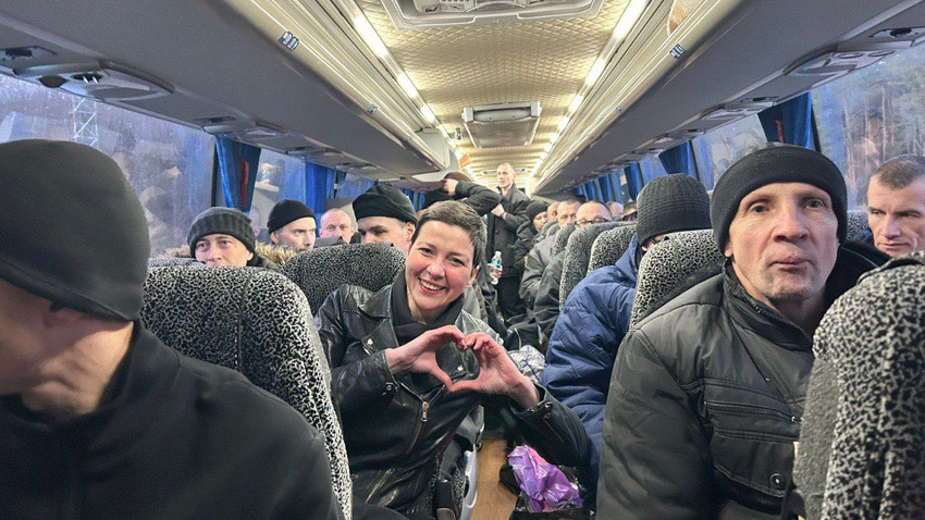 Belarus, ABD ile yapılan anlaşma kapsamında 123 siyasi tutukluyu serbest bıraktı: Nobel Barış Ödülü sahibi Bialiatsk ve muhalefet lideri Kalesnikava artık özgür