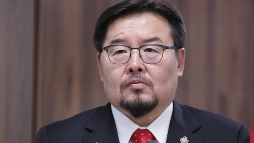 Moğolistan Başbakanı Zandanshatar Gombojav istifa etti