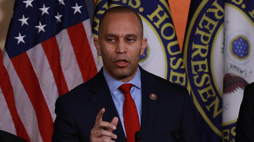 ABD Kongre üyesi Jeffries: İran'da düşürülen F-15'e ilişkin gelişmeleri yakından takip ediyoruz