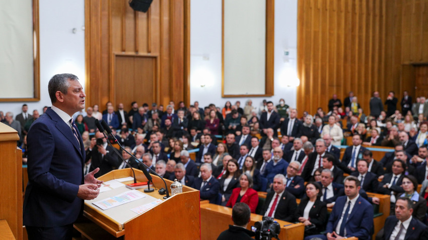 Özgür Özel'den eski adalet bakanlarına Gülistan Doku çağrısı: Bu not sizin haysiyetinize saldırdı