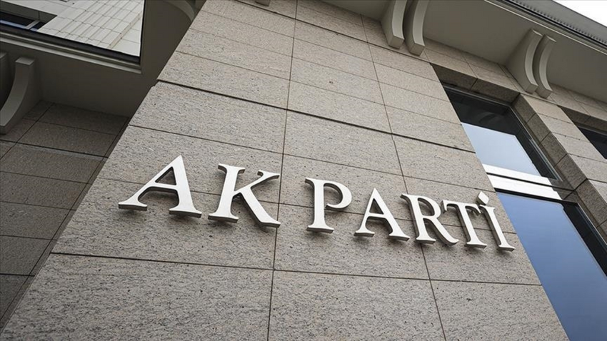 AK Parti'de dört il başkanı görevden alındı
