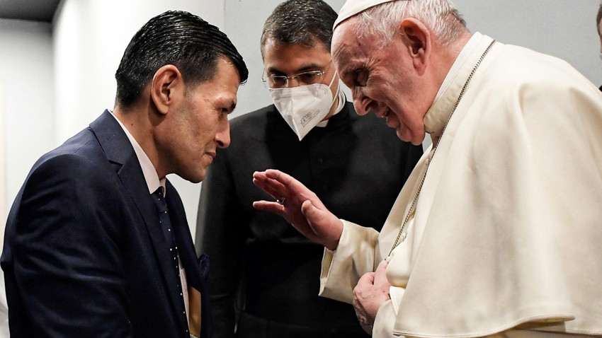 Papa Francisco Alan Kurdi'nin babasıyla görüştü