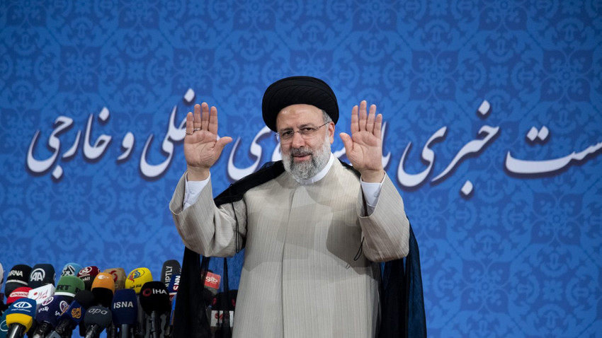 İran’da cumhuriyet döneminin sonu mu?