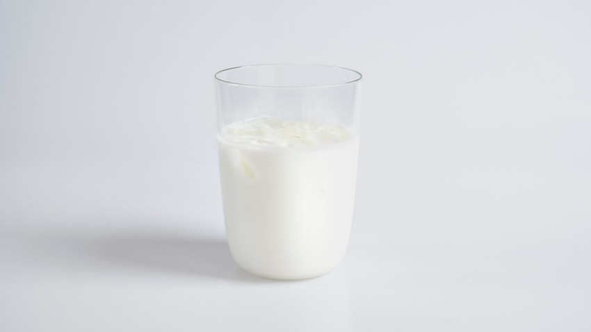 Sütün ağızda bıraktığı hissi yaratan yapay süt